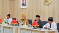 Wali Kota Kendari Siska Karina Imran (SKI) saat memberikan arahan kepada para camat dan lurah se-kota Kendari.